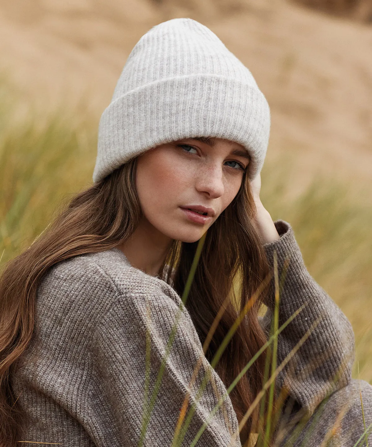 Cosy ribbed beanie | Almond Marl