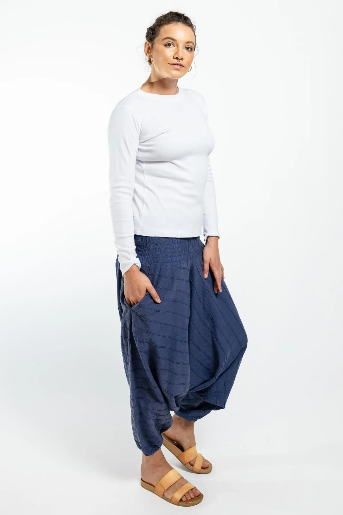 Low Crotch Pants Pintuck - Blue